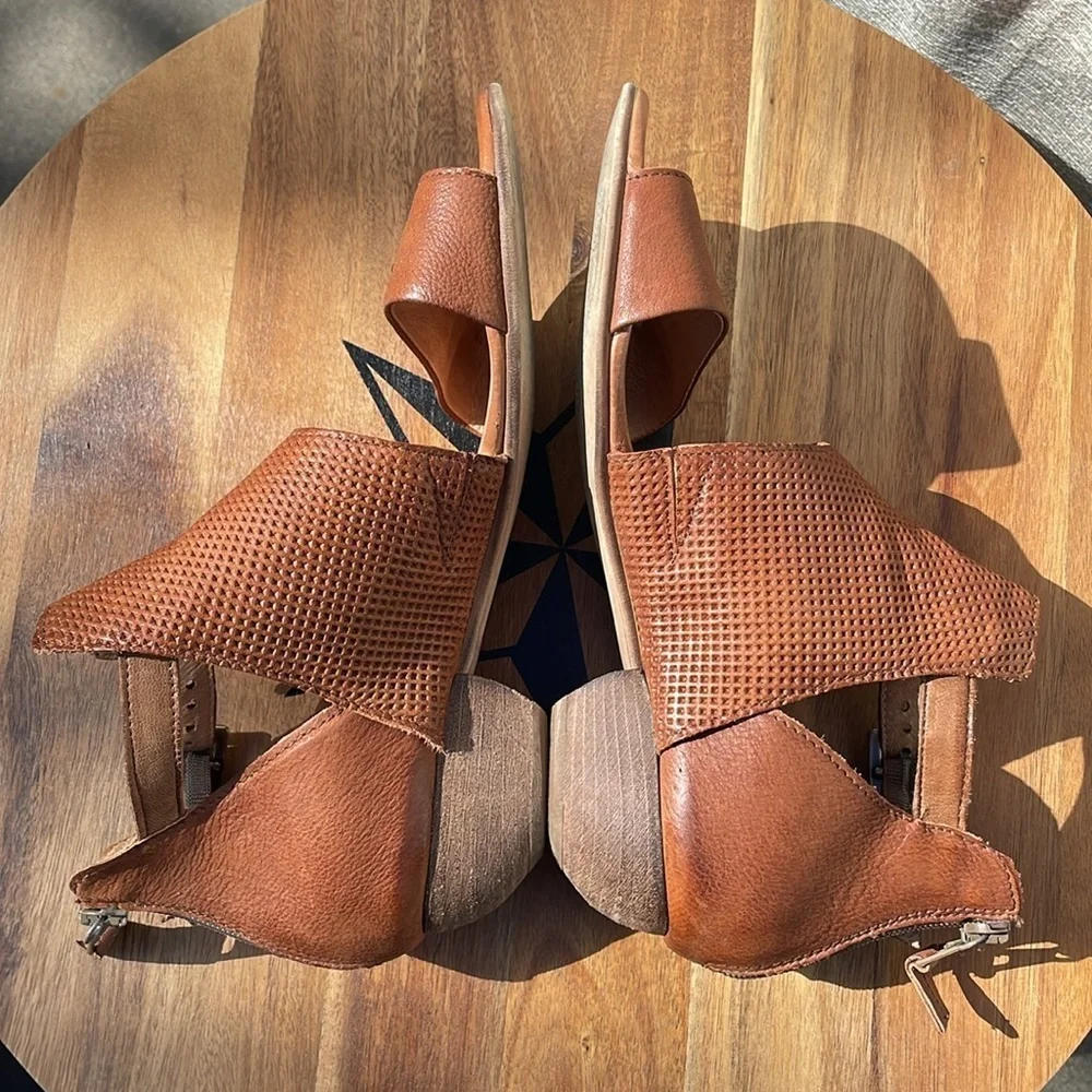 Miz Mooz Women’s Caribe Leather Cutout Sandals Brandy/Brown/Tan Size 38
